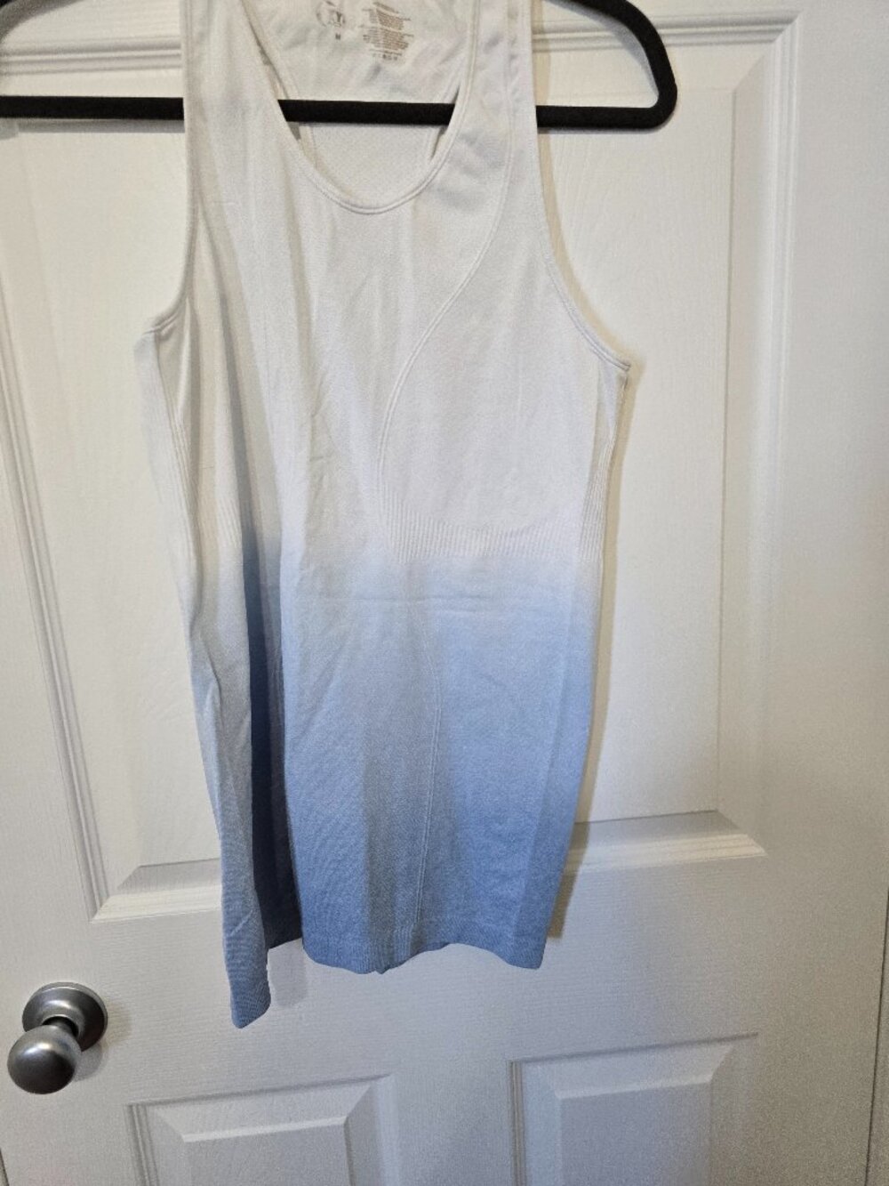 Zyia Gradient Tank – Size Medium – Good Condition